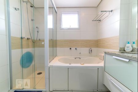 Apartamento à venda com 180m², 3 quartos e 2 vagas Apartamento à venda com 180m², 3 quartos e 2 vagasBanheiro da Suíte 3