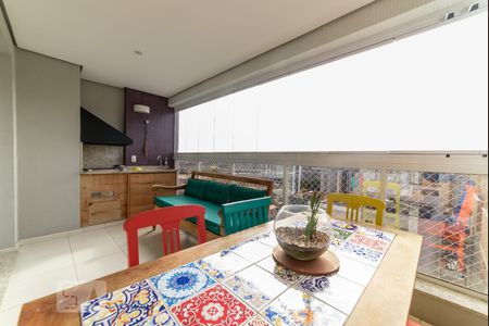 Apartamento à venda com 180m², 3 quartos e 2 vagas Apartamento à venda com 180m², 3 quartos e 2 vagasVaranda gourmet