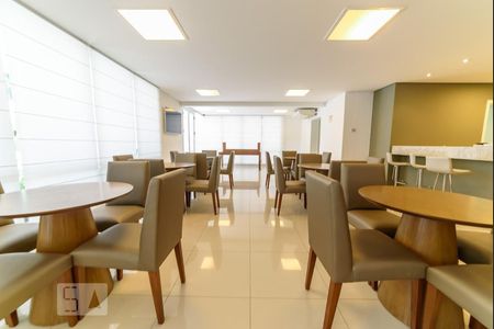 Apartamento à venda com 180m², 3 quartos e 2 vagas Apartamento à venda com 180m², 3 quartos e 2 vagasÁrea comum - Salão de festas