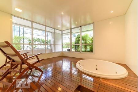 Apartamento à venda com 180m², 3 quartos e 2 vagas Apartamento à venda com 180m², 3 quartos e 2 vagasSpa