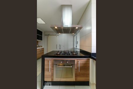 Apartamento à venda com 180m², 3 quartos e 2 vagas Apartamento à venda com 180m², 3 quartos e 2 vagasCozinha - Detalhes