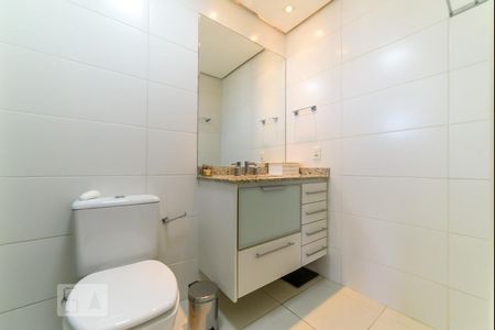 Apartamento à venda com 180m², 3 quartos e 2 vagas Apartamento à venda com 180m², 3 quartos e 2 vagasBanheiro da Suíte 2
