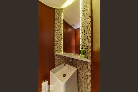 Apartamento à venda com 180m², 3 quartos e 2 vagas Apartamento à venda com 180m², 3 quartos e 2 vagasLavabo