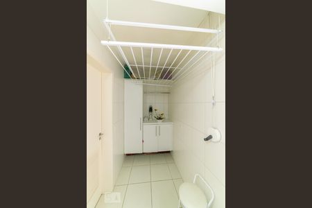 Apartamento à venda com 180m², 3 quartos e 2 vagas Apartamento à venda com 180m², 3 quartos e 2 vagasÁrea de Serviço - varal