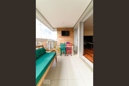 Apartamento à venda com 180m², 3 quartos e 2 vagas Apartamento à venda com 180m², 3 quartos e 2 vagasVaranda gourmet