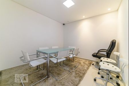 Apartamento à venda com 180m², 3 quartos e 2 vagas Apartamento à venda com 180m², 3 quartos e 2 vagasÁrea comum - Home Office