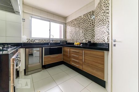 Apartamento à venda com 180m², 3 quartos e 2 vagas Apartamento à venda com 180m², 3 quartos e 2 vagasCozinha - Armários