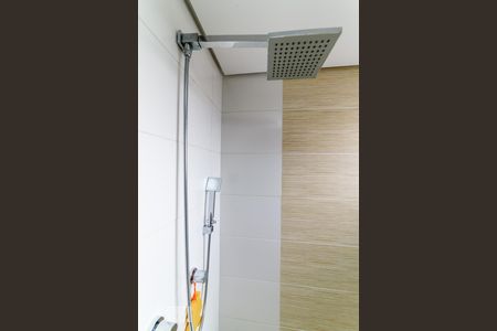 Apartamento à venda com 180m², 3 quartos e 2 vagas Apartamento à venda com 180m², 3 quartos e 2 vagasBanheiro da Suíte 1 - Chuveiro