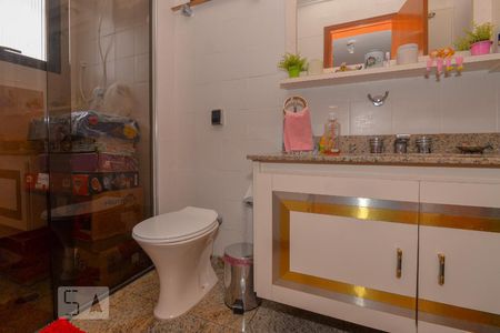 Apartamento à venda com 250m², 5 quartos e 4 vagasBanheiro da Suíte 2