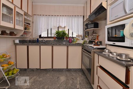Apartamento à venda com 250m², 5 quartos e 4 vagasCozinha