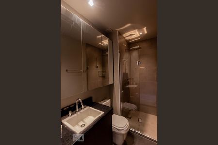 Studio para alugar com 32m², 1 quarto e 1 vaga Studio para alugar com 32m², 1 quarto e 1 vagaBanheiro