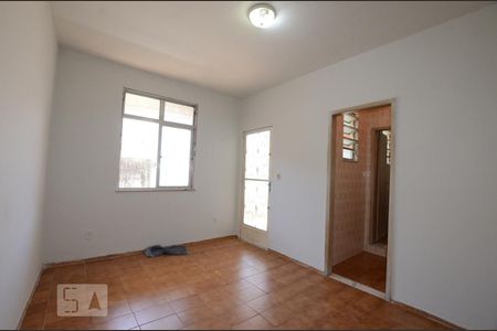 Studio de kitnet/studio para alugar com 1 quarto, 30m² em Olaria, Rio de Janeiro