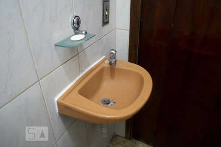 LAVABO de casa à venda com 4 quartos, 200m² em Chácara Nossa Senhora Aparecida, São Paulo