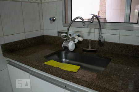 Casa à venda com 200m², 4 quartos e 4 vagas Casa à venda com 200m², 4 quartos e 4 vagasCOZINHA