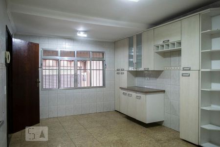 Casa à venda com 200m², 4 quartos e 4 vagas Casa à venda com 200m², 4 quartos e 4 vagasCOZINHA
