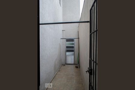 Casa à venda com 200m², 4 quartos e 4 vagas Casa à venda com 200m², 4 quartos e 4 vagasQUINTAL LATERAL