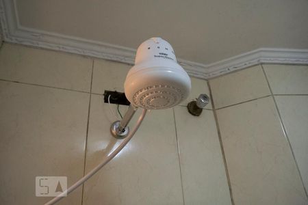 Casa à venda com 200m², 4 quartos e 4 vagas Casa à venda com 200m², 4 quartos e 4 vagasBANHEIRO