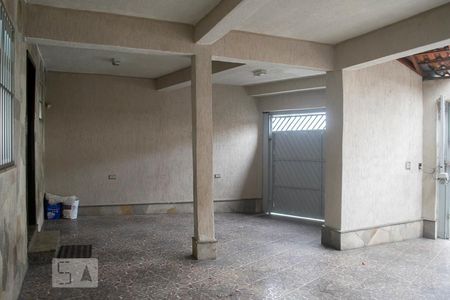 Casa à venda com 200m², 4 quartos e 4 vagas Casa à venda com 200m², 4 quartos e 4 vagasGARAGEM