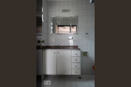 BANHEIRO SUITE de casa à venda com 4 quartos, 200m² em Chácara Nossa Senhora Aparecida, São Paulo