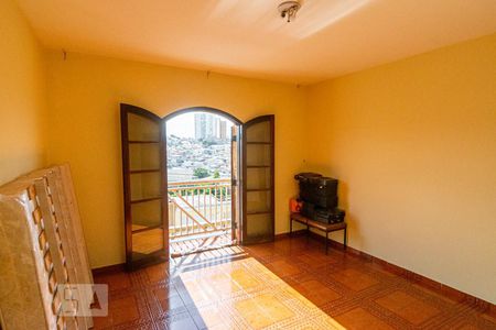 Casa à venda com 120m², 4 quartos e 2 vagasSuíte