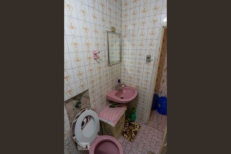 Casa à venda com 120m², 4 quartos e 2 vagasBanheiro