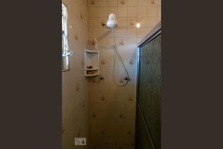 Casa à venda com 120m², 4 quartos e 2 vagasBanheiro