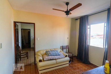 Sala de casa à venda com 4 quartos, 120m² em Vila Carrao, São Paulo