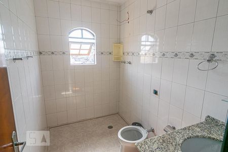 Casa à venda com 120m², 4 quartos e 2 vagasBanheiro da Suíte