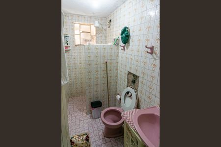 Casa à venda com 120m², 4 quartos e 2 vagasBanheiro