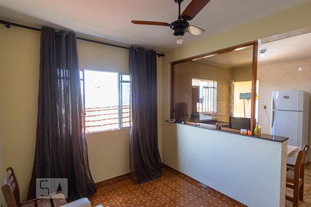 Sala de casa à venda com 4 quartos, 120m² em Vila Carrao, São Paulo