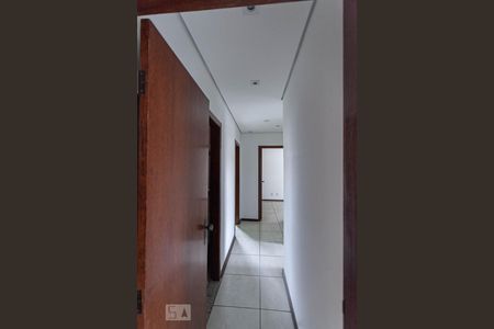Corredor de apartamento para alugar com 3 quartos, 85m² em Palmares, Belo Horizonte