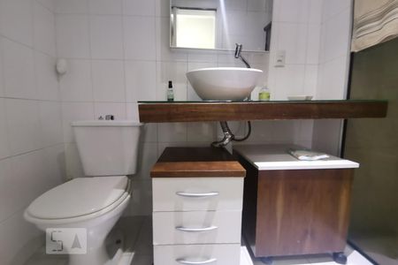Banheiro Corredor de apartamento para alugar com 2 quartos, 55m² em Vila Andrade, São Paulo