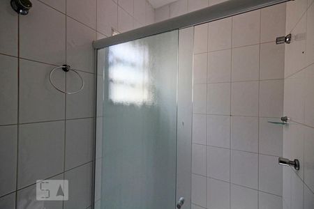 Casa de condomínio para alugar com 110m², 3 quartos e 2 vagasBanheiro Social
