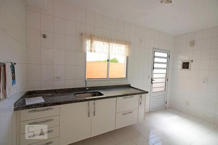 Casa de condomínio para alugar com 110m², 3 quartos e 2 vagasCozinha