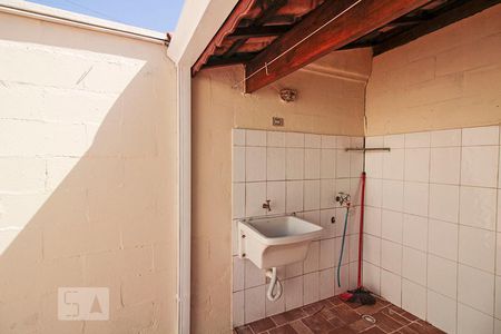 Casa de condomínio para alugar com 110m², 3 quartos e 2 vagasLavanderia