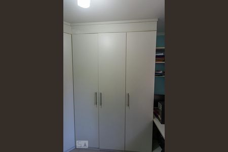 Casa de condomínio à venda com 100m², 4 quartos e 2 vagas Casa de condomínio à venda com 100m², 4 quartos e 2 vagasQuarto 1 - Armários