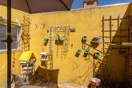 Casa de condomínio à venda com 100m², 4 quartos e 2 vagas Casa de condomínio à venda com 100m², 4 quartos e 2 vagasÁrea Externa