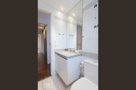 Apartamento para alugar com 144m², 3 quartos e 3 vagasBanheiro do Quarto 2