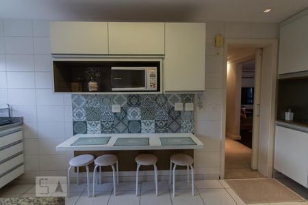 Apartamento para alugar com 144m², 3 quartos e 3 vagasCozinha