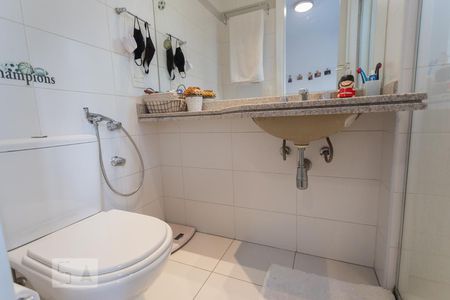 Apartamento para alugar com 144m², 3 quartos e 3 vagasBanheiro do Quarto 1