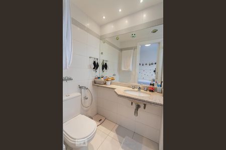 Apartamento para alugar com 144m², 3 quartos e 3 vagasBanheiro do Quarto 1