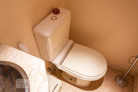 Apartamento para alugar com 240m², 3 quartos e 1 vagaLavabo