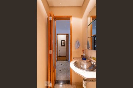 Apartamento para alugar com 240m², 3 quartos e 1 vagaLavabo