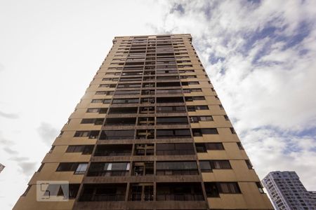 Apartamento à venda com 123m², 3 quartos e 2 vagas Apartamento à venda com 123m², 3 quartos e 2 vagasFachada