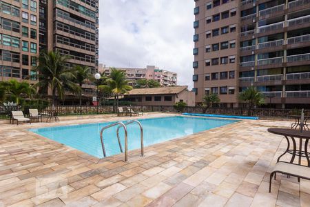 Apartamento à venda com 123m², 3 quartos e 2 vagas Apartamento à venda com 123m², 3 quartos e 2 vagasPiscina