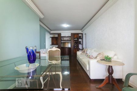 Apartamento à venda com 123m², 3 quartos e 2 vagas Apartamento à venda com 123m², 3 quartos e 2 vagasSala