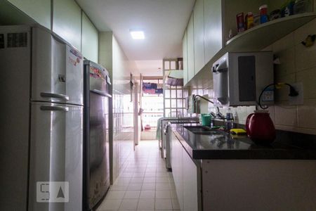 Apartamento à venda com 123m², 3 quartos e 2 vagas Apartamento à venda com 123m², 3 quartos e 2 vagasCozinha