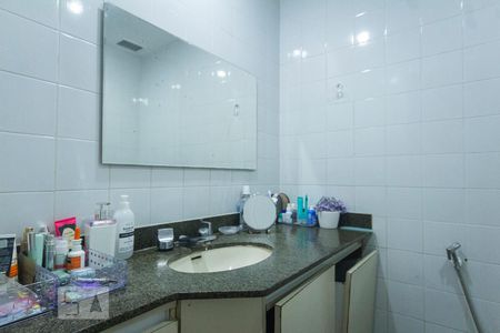 Apartamento à venda com 123m², 3 quartos e 2 vagas Apartamento à venda com 123m², 3 quartos e 2 vagasBanheiro da Suíte
