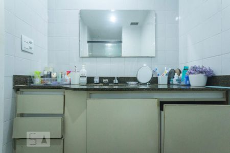 Apartamento à venda com 123m², 3 quartos e 2 vagas Apartamento à venda com 123m², 3 quartos e 2 vagasBanheiro da Suíte