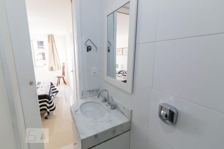 Apartamento para alugar com 115m², 2 quartos e sem vaga Apartamento para alugar com 115m², 2 quartos e sem vagaBanheiro da Suíte